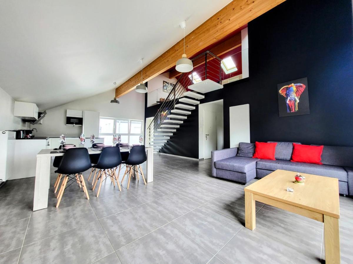 Calm And Modern Apartment Eischen Buitenkant foto