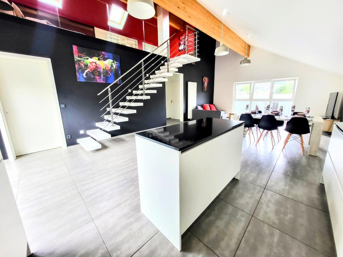Calm And Modern Apartment Eischen Buitenkant foto